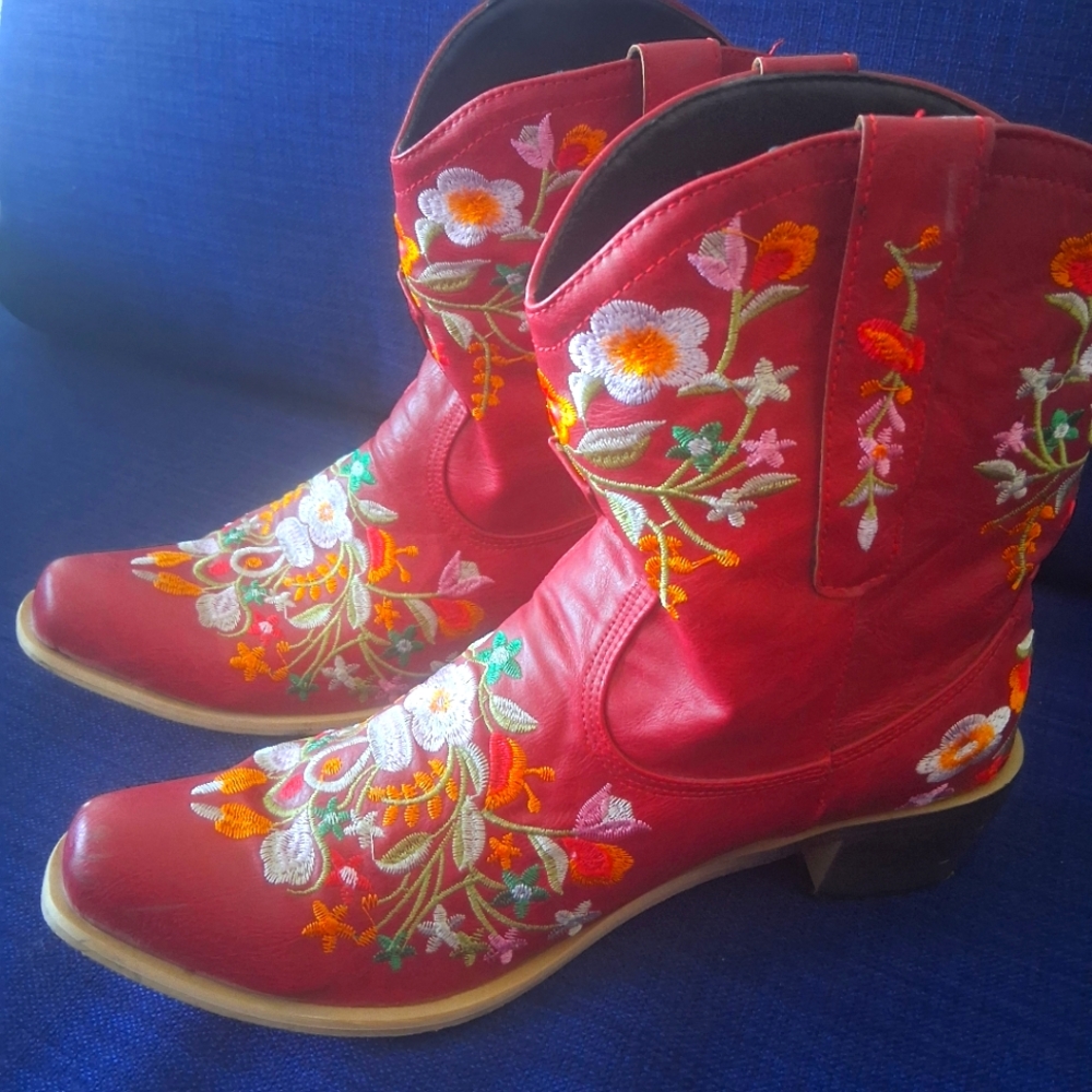CLEARANCE! Burgundy Western Boots